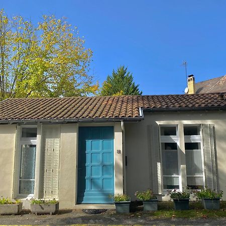 Agreable Petit Gite Avec Piscine Et Jardinet Salies-de-Béarn Buitenkant foto