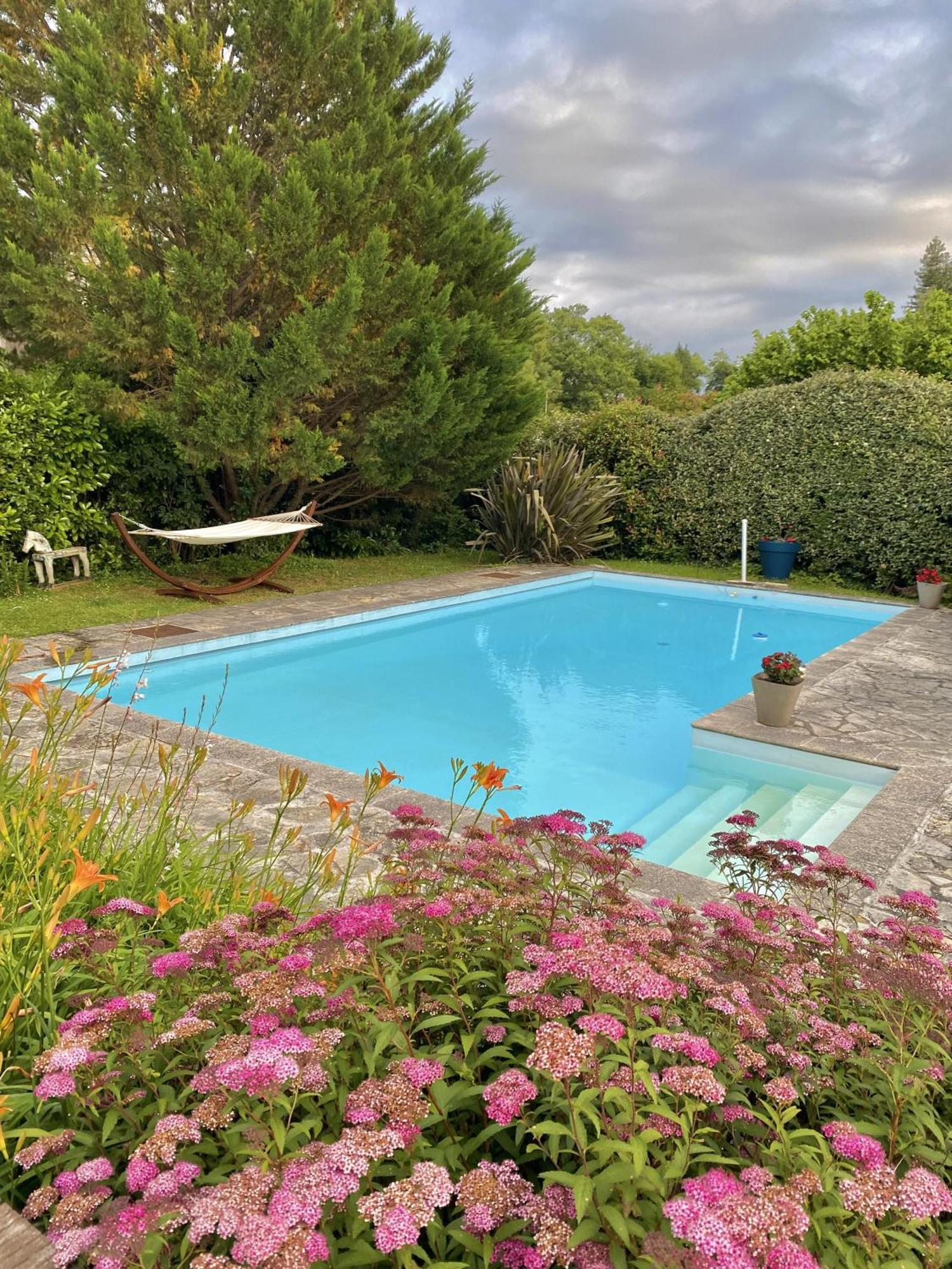 Agreable Petit Gite Avec Piscine Et Jardinet Salies-de-Béarn Buitenkant foto